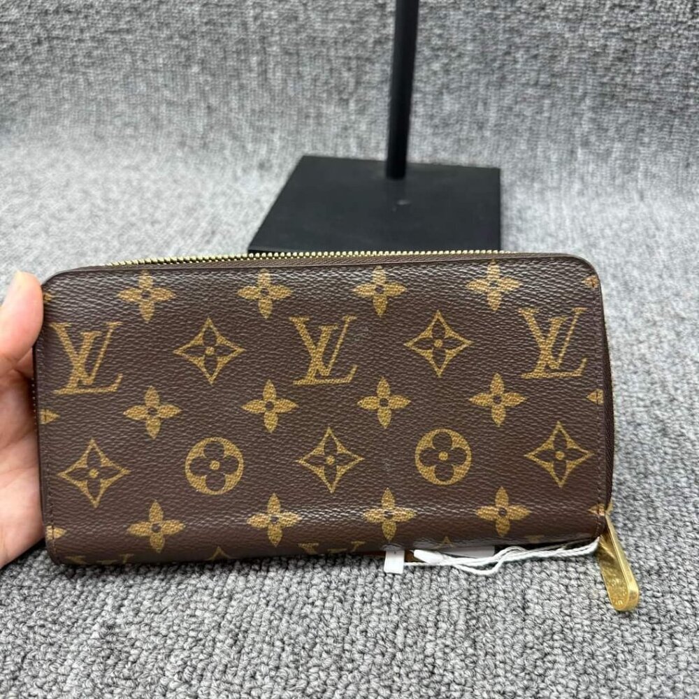 100% Authentic LOUIS VUITTON Zippy Monogram Long Wallet